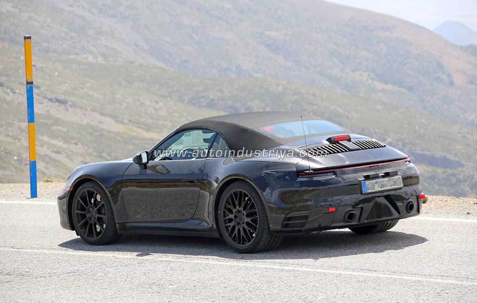 Spied: 2018 Porsche 911 Convertible spotted testing
