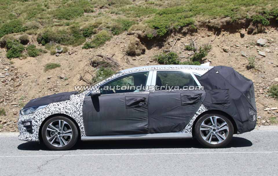 Spied: 2018 Kia Cee'd testing in extreme hot weather