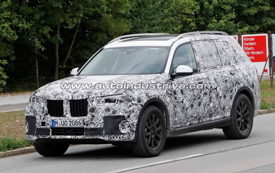 Spied: BMW X7