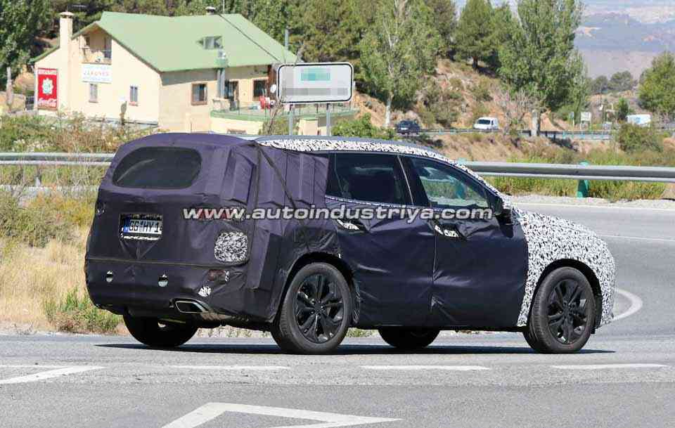 Spied: 2018 Hyundai Sante Fe to get Kona-inspired design