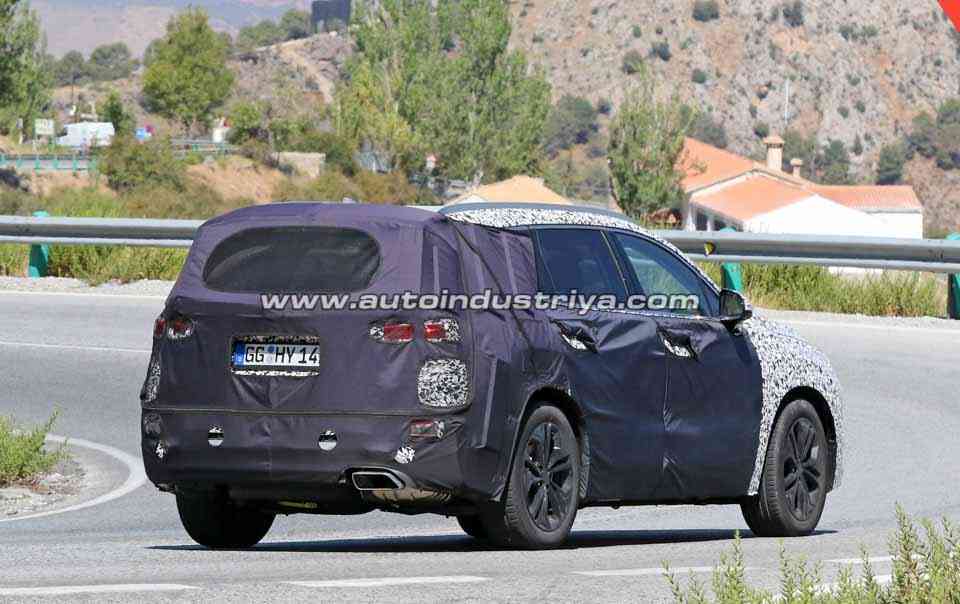 Spied: 2018 Hyundai Sante Fe to get Kona-inspired design