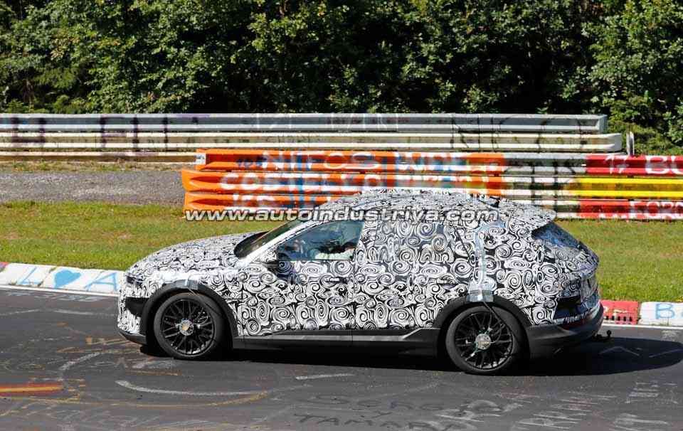 Spied: Audi e-tron quattro