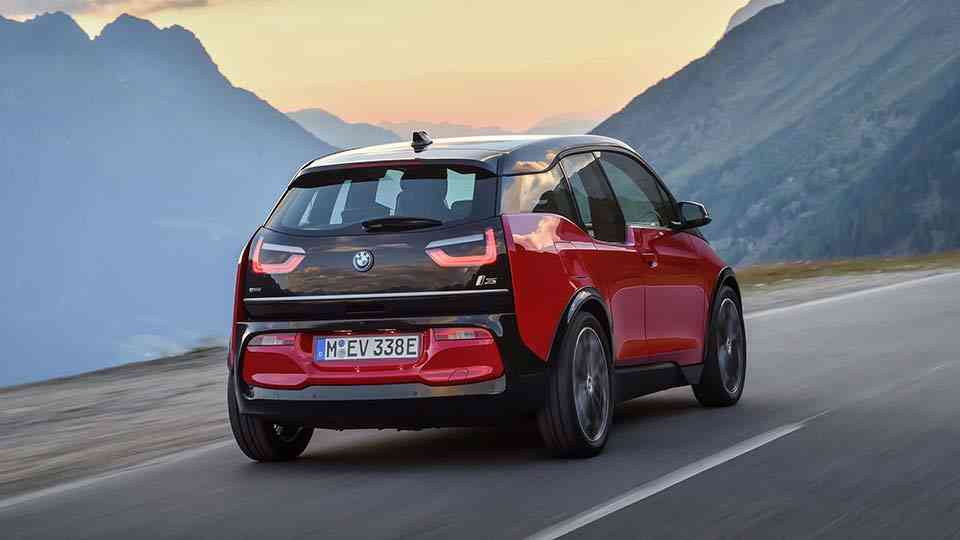 2018 BMW i3 revealed with new tech, exterior upgrades