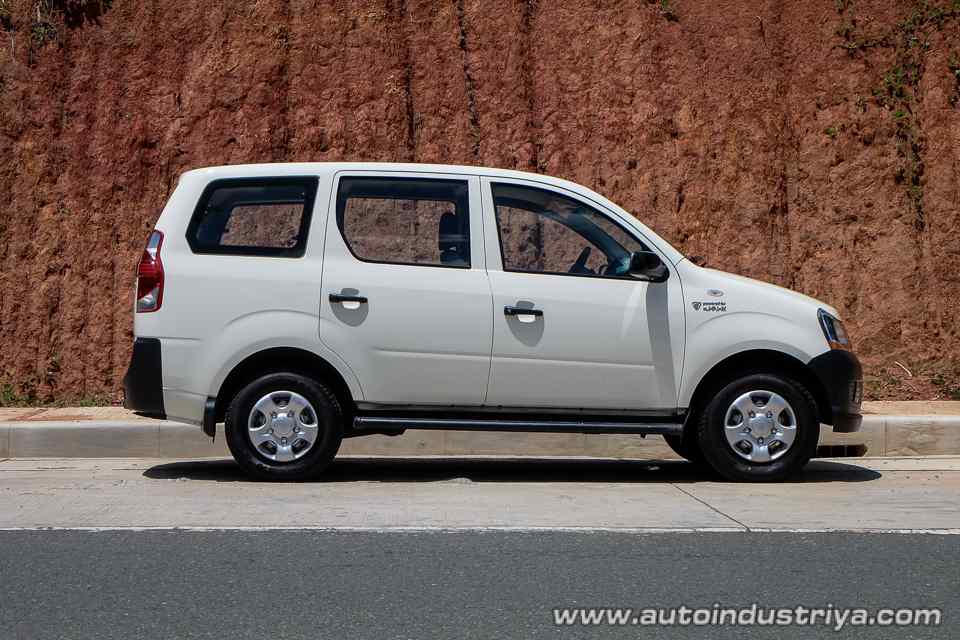 Mahindra Xylo White Mahindra Xylo White