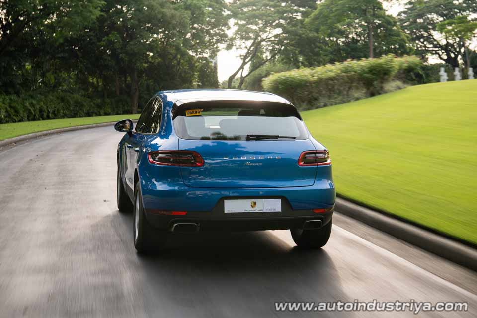 Porsche Macan Blue