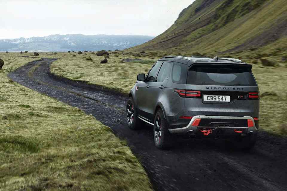 Frankfurt 2017: Land Rover Discovery SVX now packs a V8