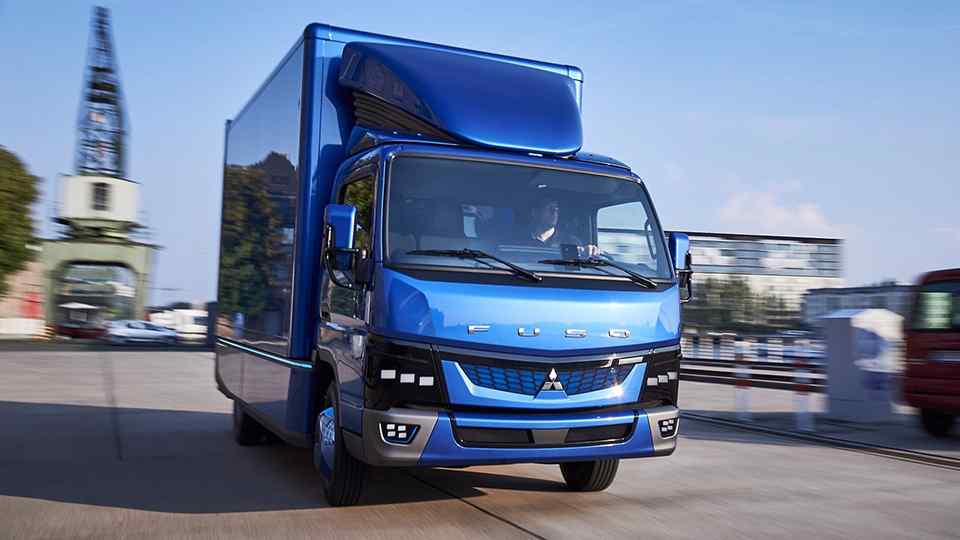 Mitsubishi Fuso eCanter electric truck makes US debut with UPS