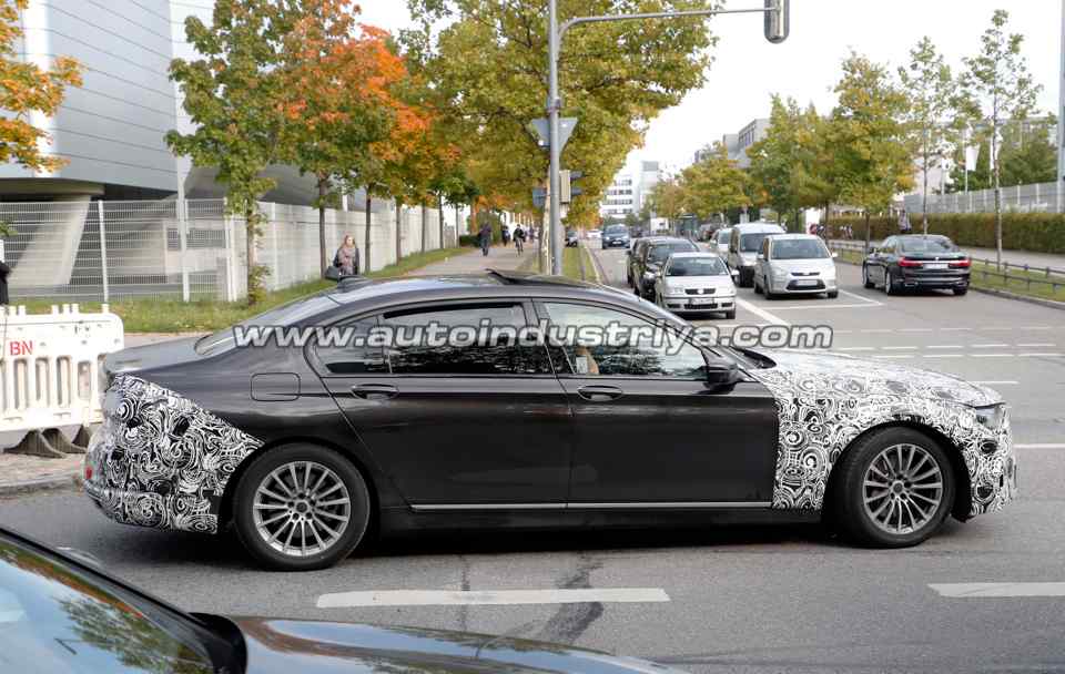 Spied: 2020 BMW 7 Series hides its new look
