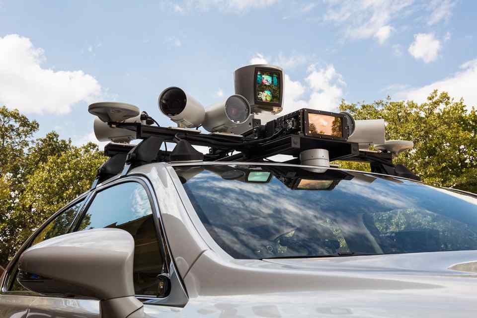 Toyota tests autonomous tech with two steering wheel mule