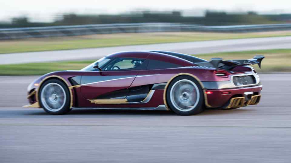Koenigsegg smashes Bugatti Chiron's 0-400-0 km/h record run