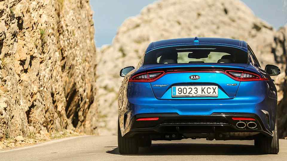 2018 Kia Stinger GT Line revealed with turbo-diesel power