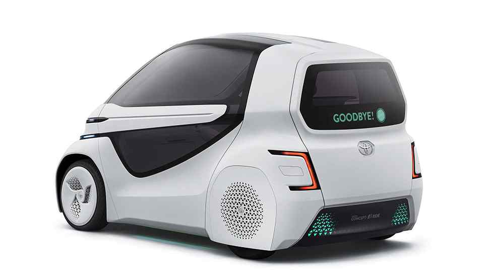 Toyota i-Ride Concept is a wheelchair-friendly city runaround