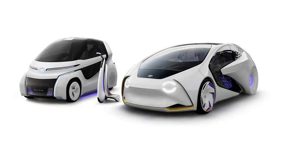 Toyota i-Ride Concept is a wheelchair-friendly city runaround