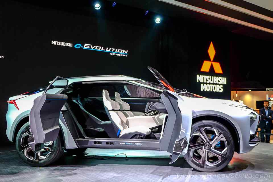 Tokyo 2017: Mitsubishi debuts four-wheel drive e-Evolution Concept 