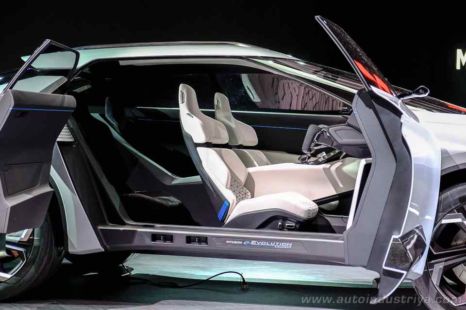 Tokyo 2017: Mitsubishi debuts four-wheel drive e-Evolution Concept 