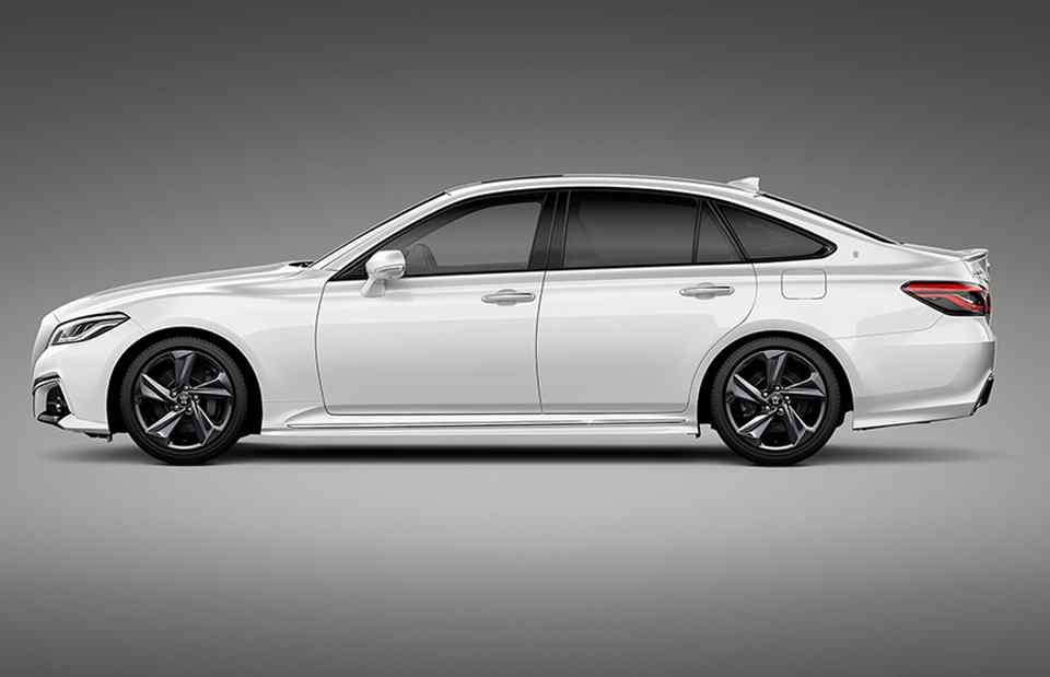 Tokyo 2017: Sporty Toyota Crown Concept previews next-gen model