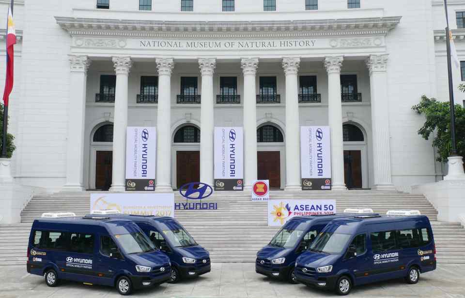 Hyundai delivers fleet of H350 vans for ASEAN 50 Summit