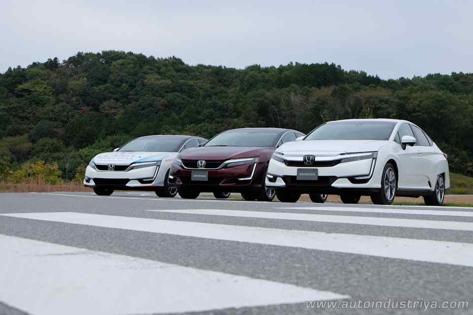 Future Forward: Driving the 2018 Honda Clarity Fuel Cell and PHEV