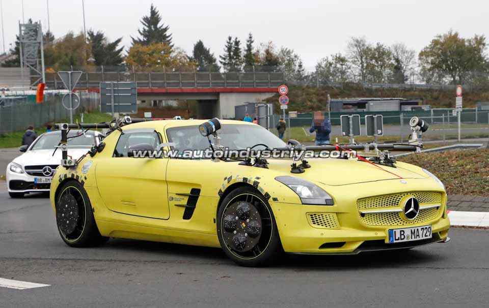 Spied: Mercedes SLS AMG E-Cell comes back to life