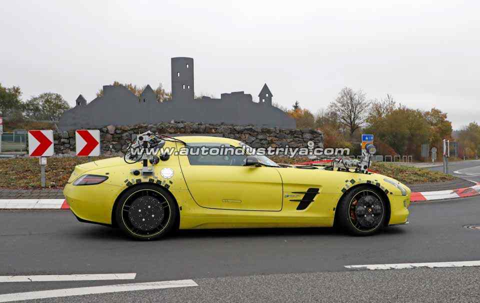 Spied: Mercedes SLS AMG E-Cell comes back to life