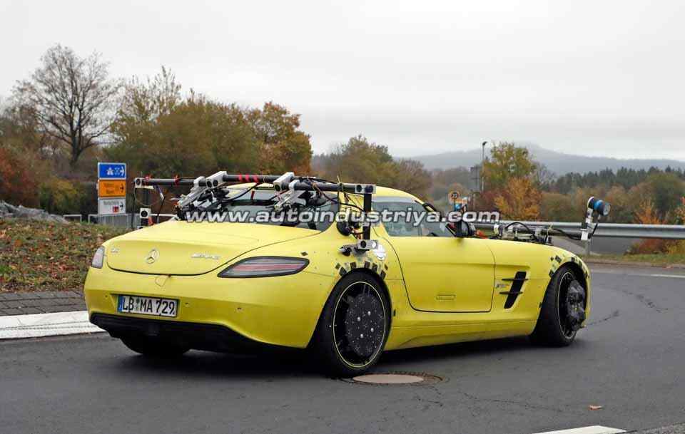 Spied: Mercedes SLS AMG E-Cell comes back to life