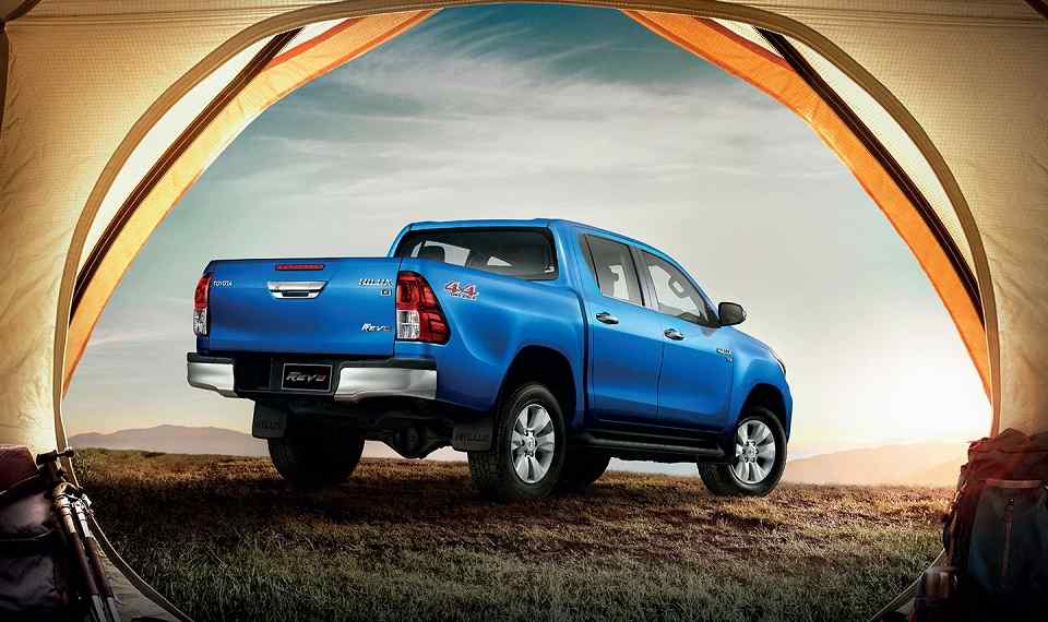 2018 Toyota Hilux refresh breaks cover in Thailand
