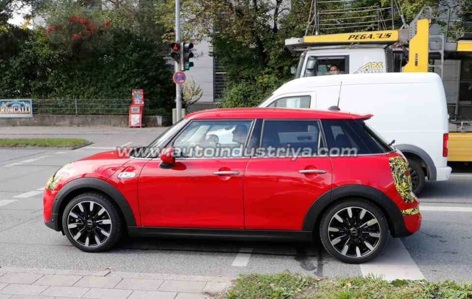 Spied: 5-door Mini Cooper S gets facelift, powertrain upgrades