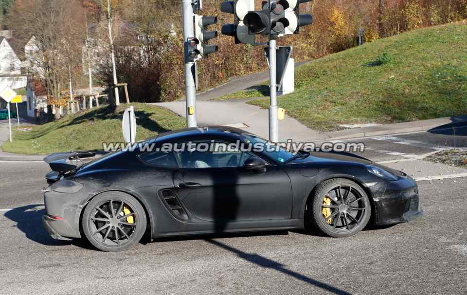 Spied: Porsche Cayman GT4 packs aggressive new aero