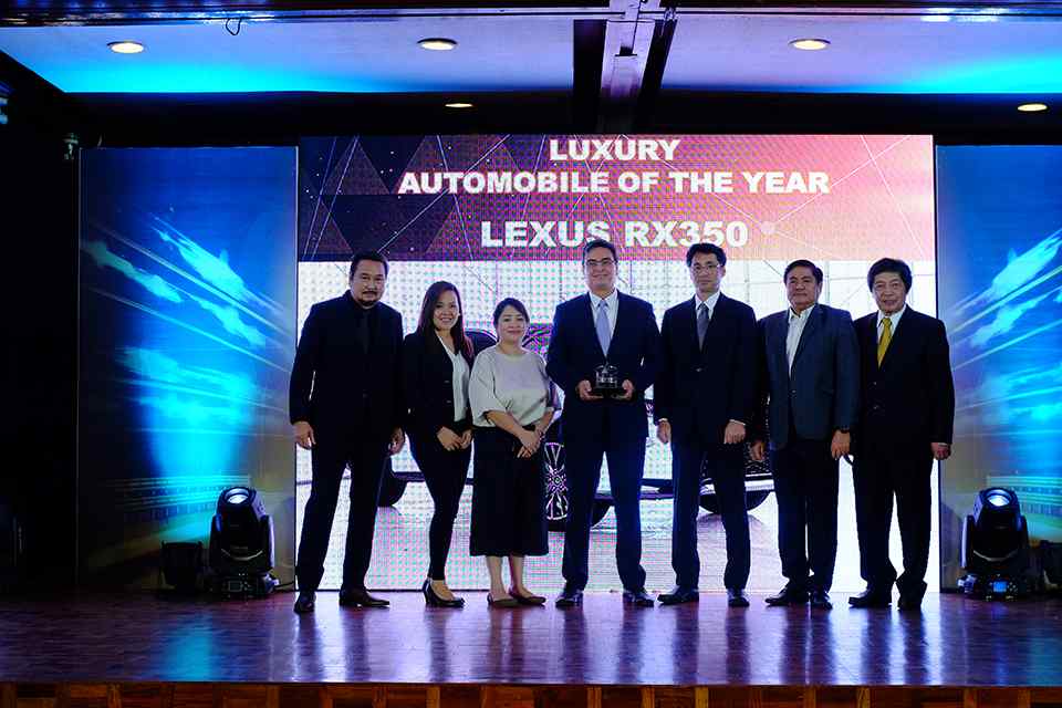 Toyota Fortuner, Lexus RX350 bag 2017 AFPC Awards