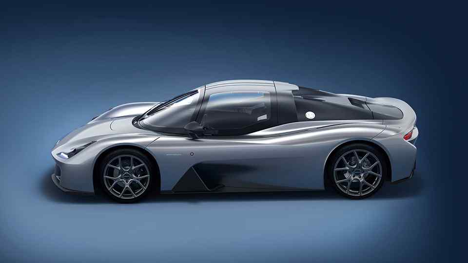 Carbon-fiber bodied Dallara Stradale revealed with 400 PS
