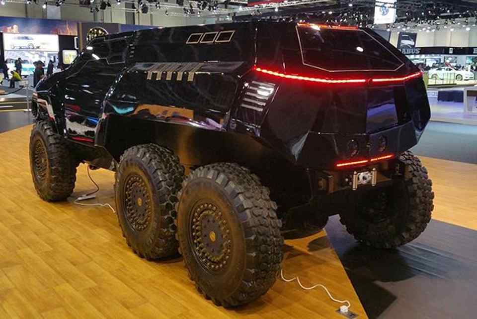 Devel introduces a murdered out 6x6 SUV concept &ndash; the Sixty