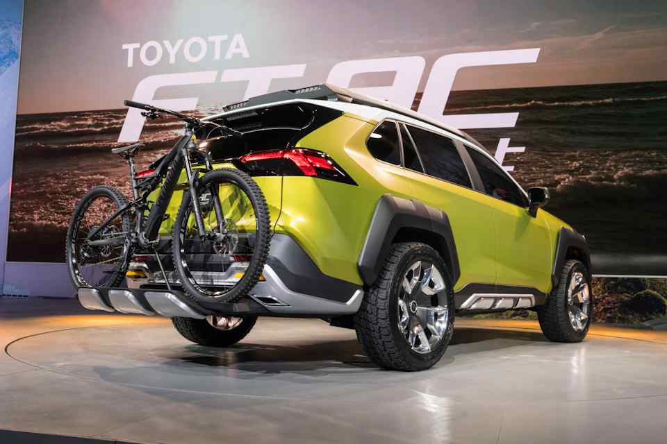 LA 2017: Toyota FT-AC concept may preview future crossover