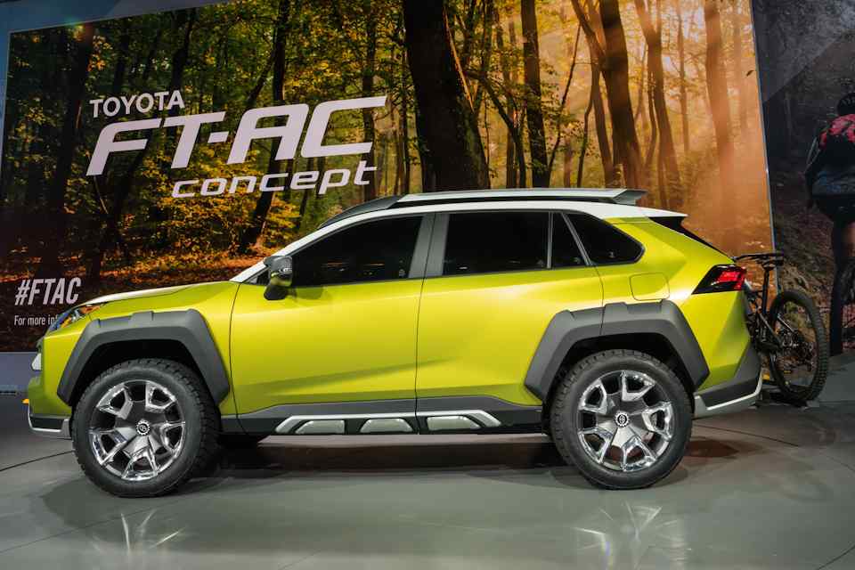 LA 2017: Toyota FT-AC concept may preview future crossover