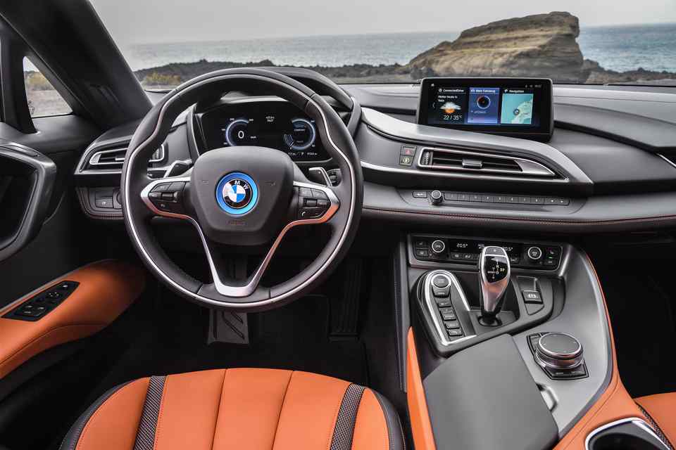 LA 2017: BMW i8 Roadster officially revealed