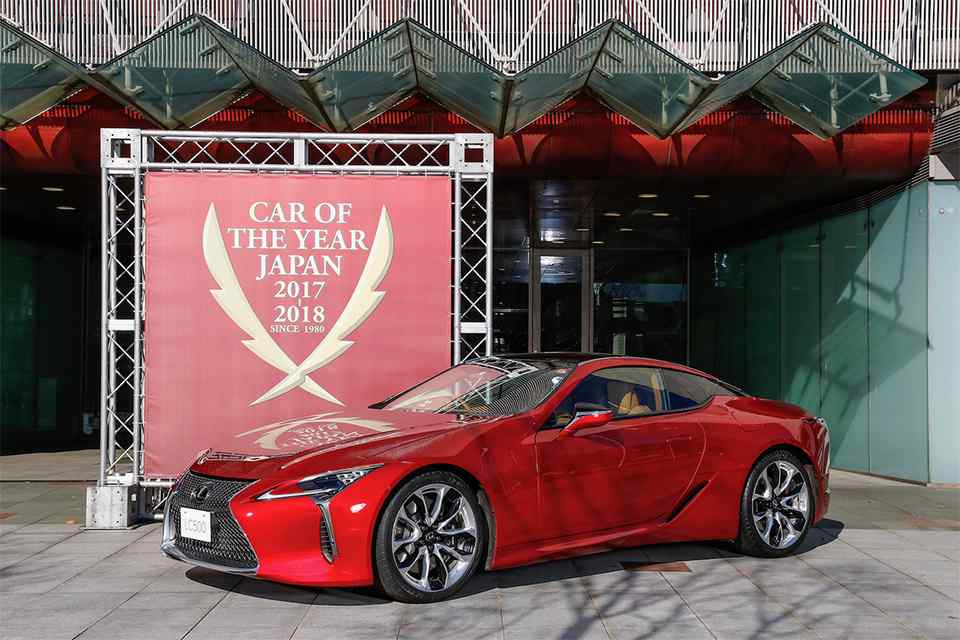 All-new Volvo XC60 wins Japan's Car of The Year for 2017