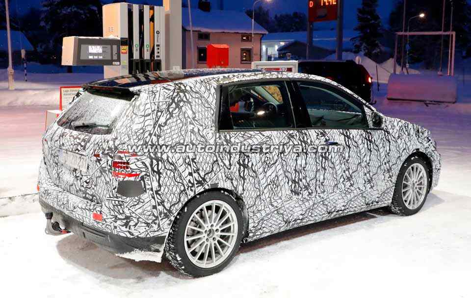 Spied: Next-gen Mercedes-Benz B-Class Spied: Next-gen Mercedes-Benz B-Class