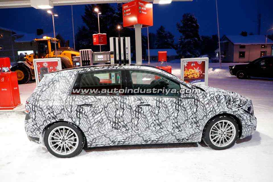 Spied: Next-gen Mercedes-Benz B-Class Spied: Next-gen Mercedes-Benz B-Class