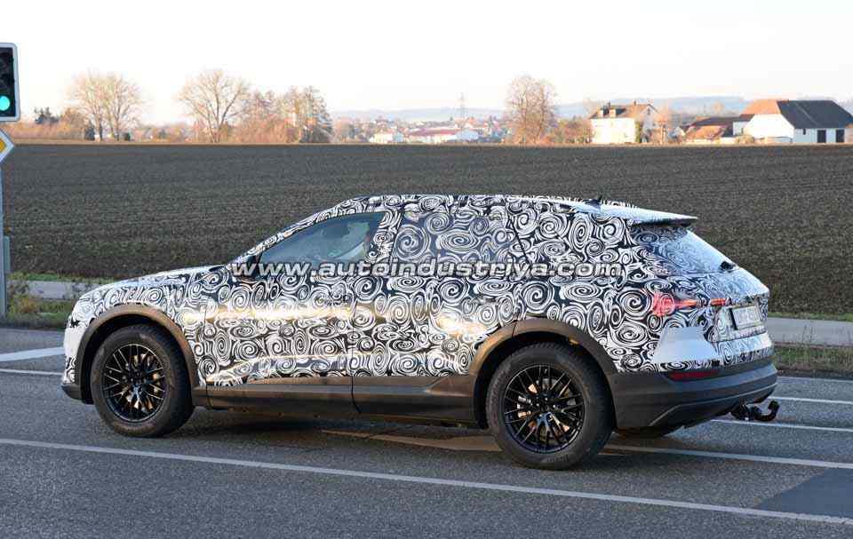 Spied: Audi e-tron quattro