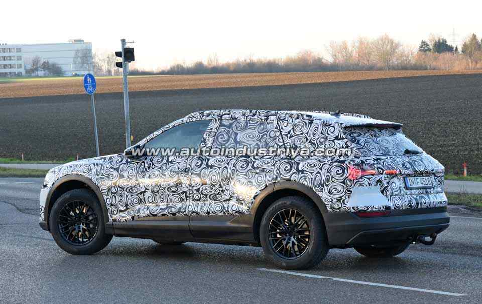 Spied: Audi e-tron quattro