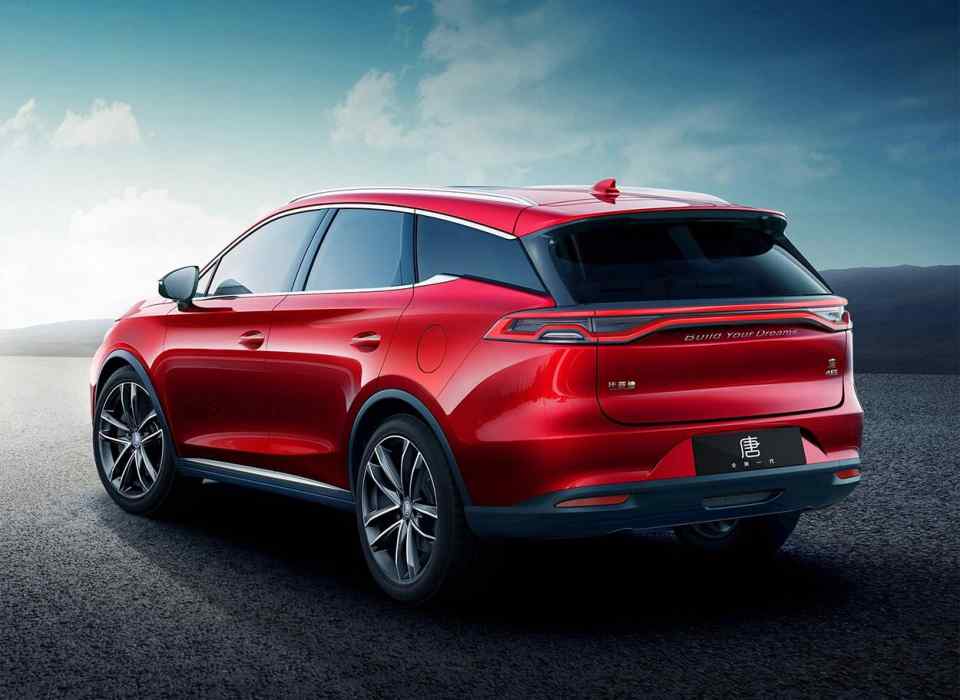 2018 BYD Tang hybrid crossover makes early reveal
