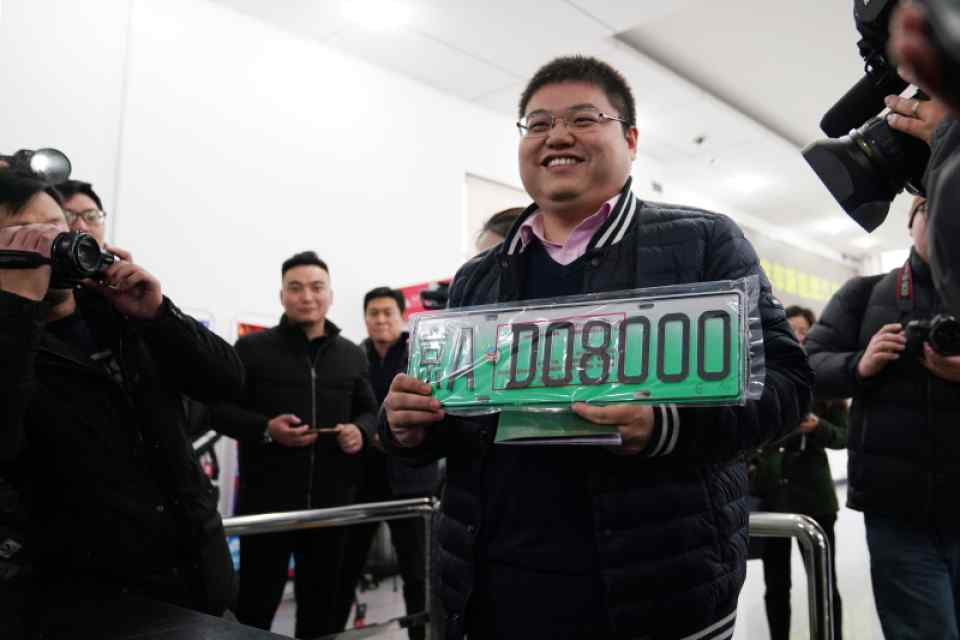 China extends tax exemption on hybrid and electric vehicles