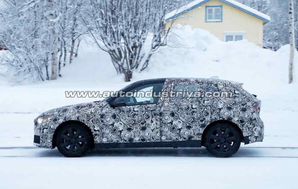 Spied: 2019 BMW 1 Series hits the snow
