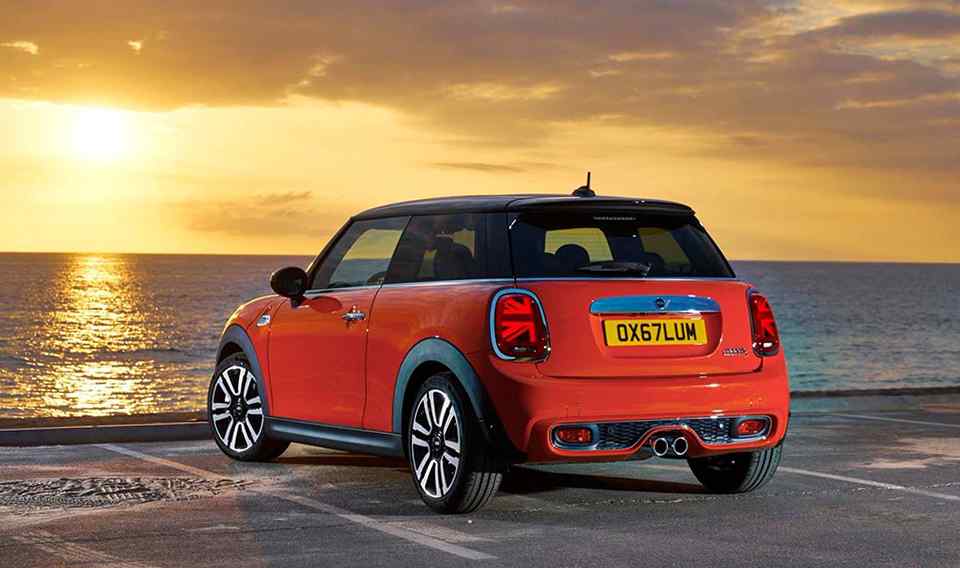 NAIAS 2018: Take a look at the bolder-looking Mini Hardtop, Convertible
