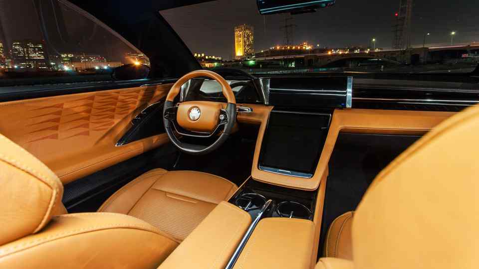 Fisker EMotion spreads wings (doors) during world premiere