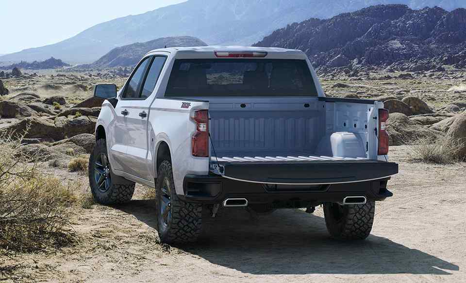 NAIAS 2018: Chevrolet Silverado made lighter, more high-tech