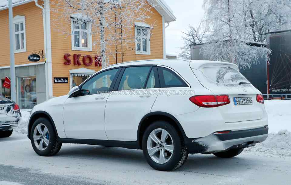 Spied: Mercedes-Benz GLC test mule previews interior update Spied: Mercedes-Benz GLC test mule previews interior update