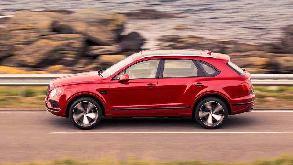 Bentley crams twin-turbo V8 engine into the Bentayga