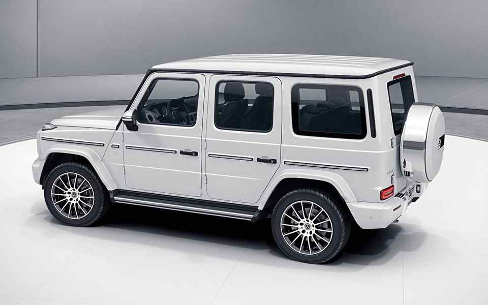Mercedes-Benz dresses up all-new G-Class in AMG Line kit