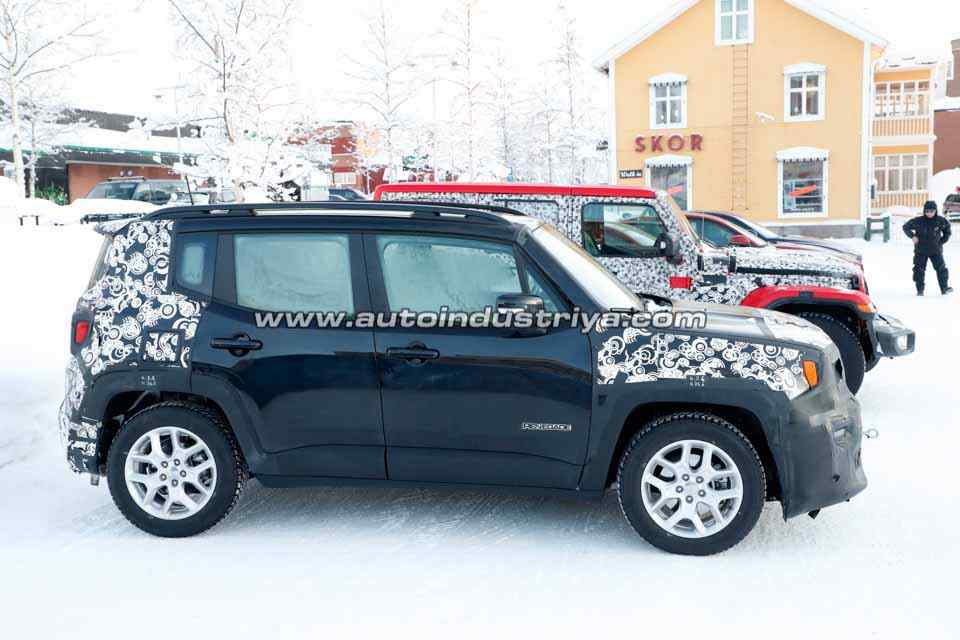 Spied: Will the Jeep Renegade to get a new face?