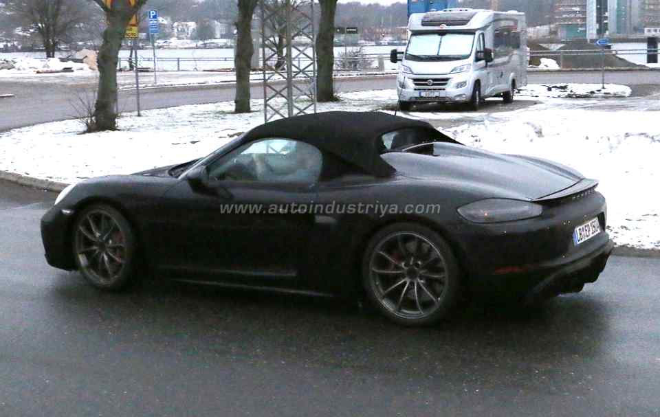Spied: Next-gen Porsche Boxster Spyder in the works